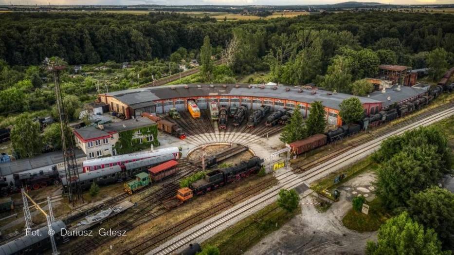 Hotel Wagony Sypialne W Muzeum Kolejnictwa Jaworzyna Slaska Exteriér fotografie