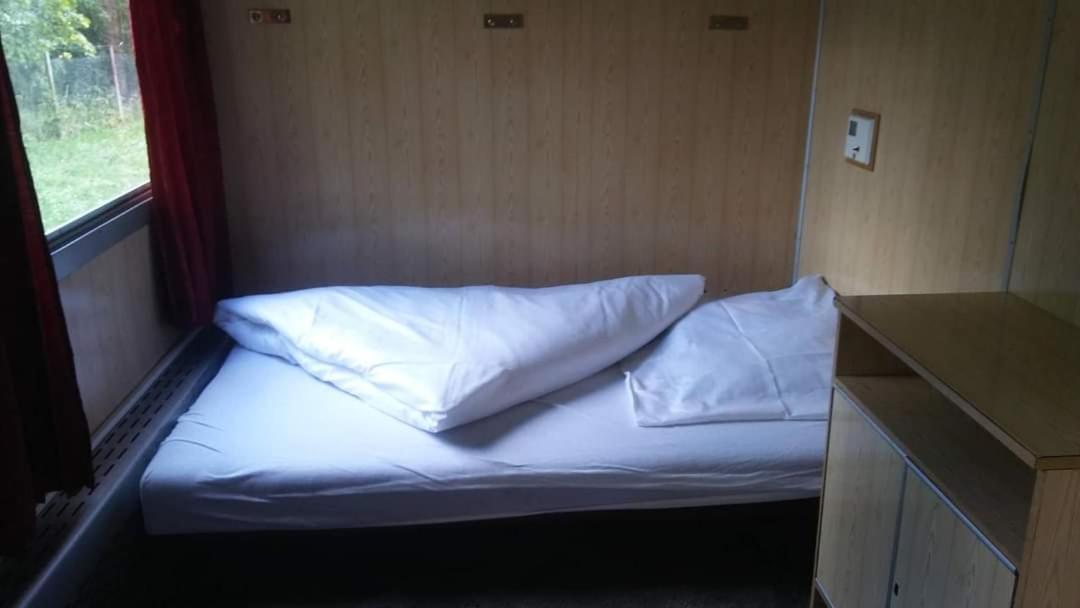 Hotel Wagony Sypialne W Muzeum Kolejnictwa Jaworzyna Slaska Exteriér fotografie